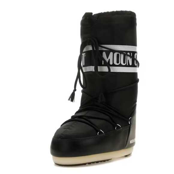 💲3️⃣3️⃣0️⃣ ICON BLACK NYLON BOOTS - Picture 3 of 7